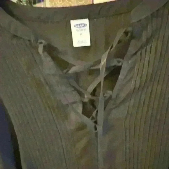 Old Navy boho tie front blouse in black. Size Medium. - Picture 3 of 3